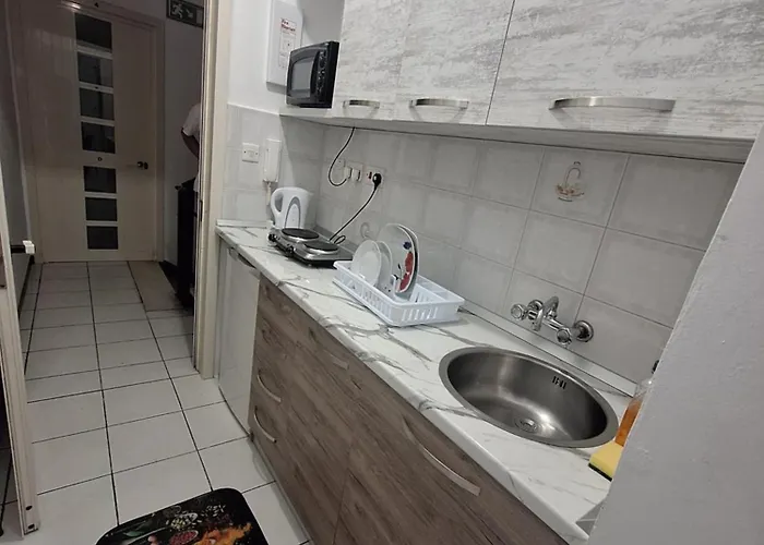 Lovely Paceville E *